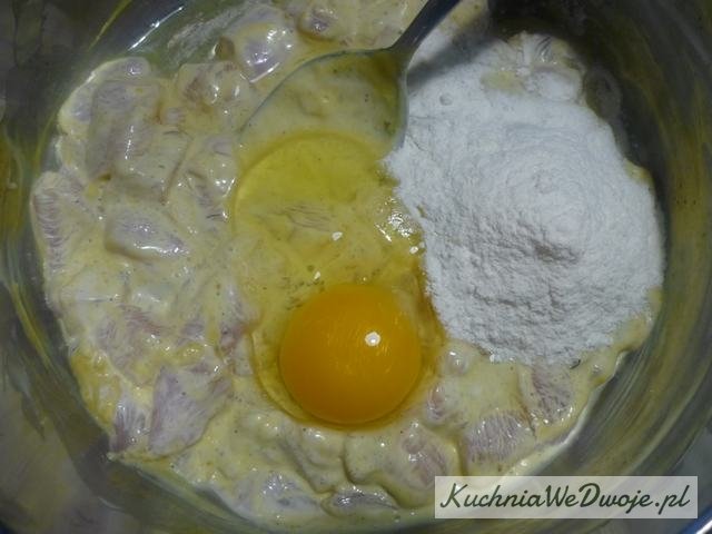 2.-Dodać-do-ciast-jajko-i-mąkę[1].jpg